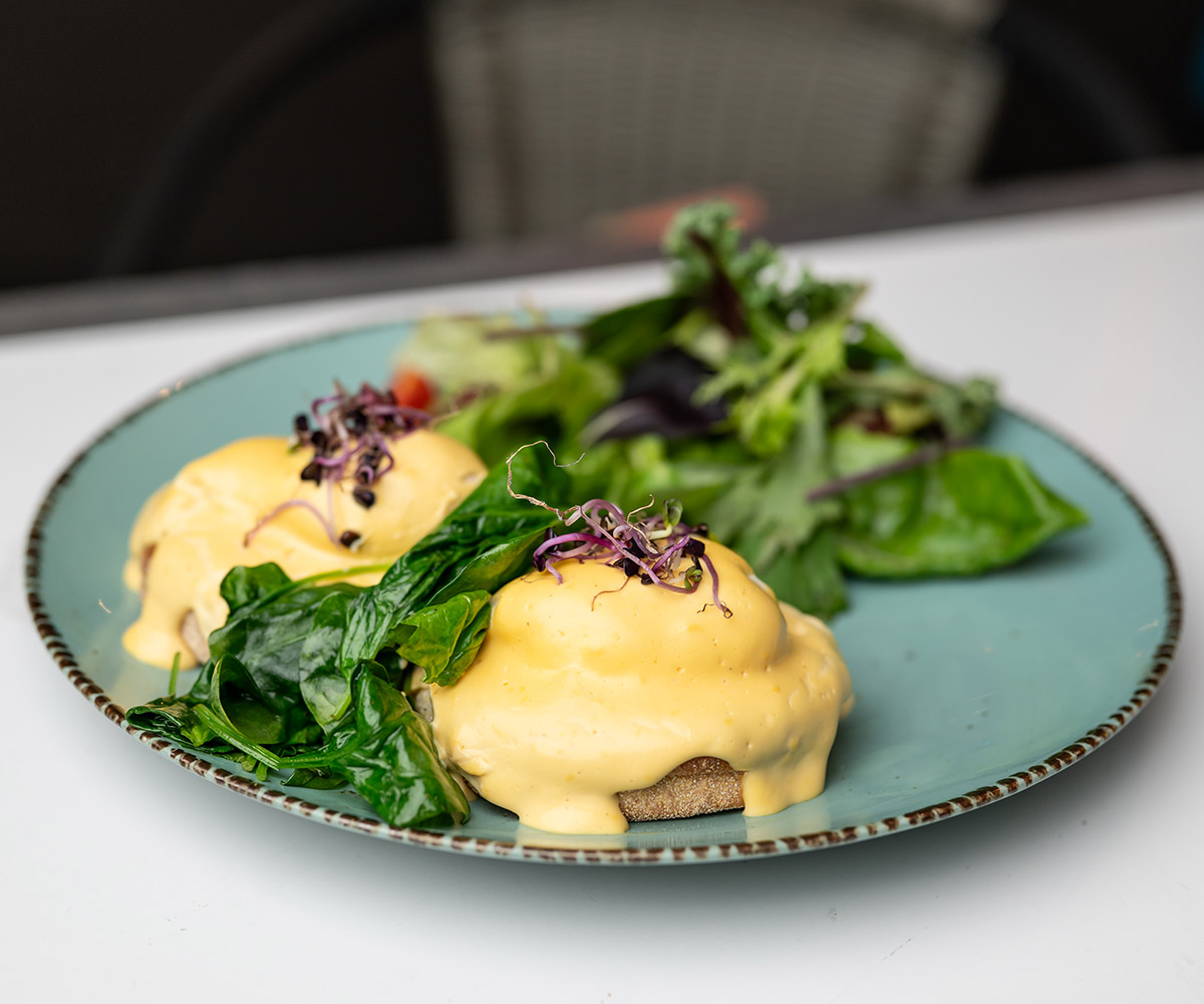 Florentine Eggs Benedict - Fluffy's Cafe & Brunch Budapest