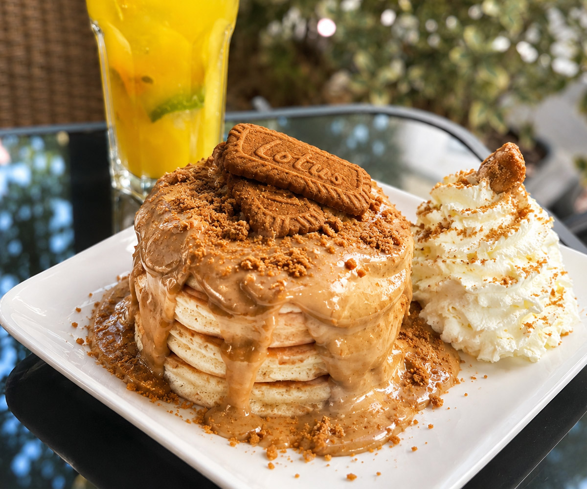 Fluffy Pancakes | Biscoff topping - Fluffy's Cafe & Brunch Budapest